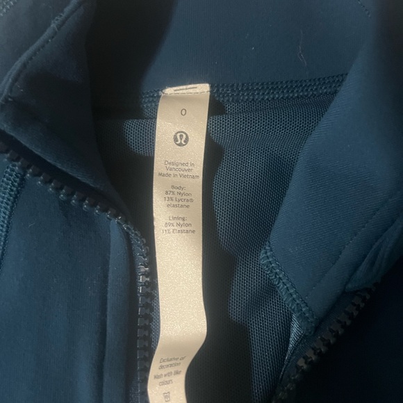 Lululemon define jacket size 0 teal color - Picture 2 of 3